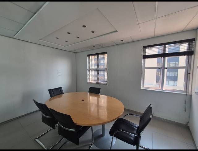 911M² OFFICE TO LET IN SANDTON CENTRAL